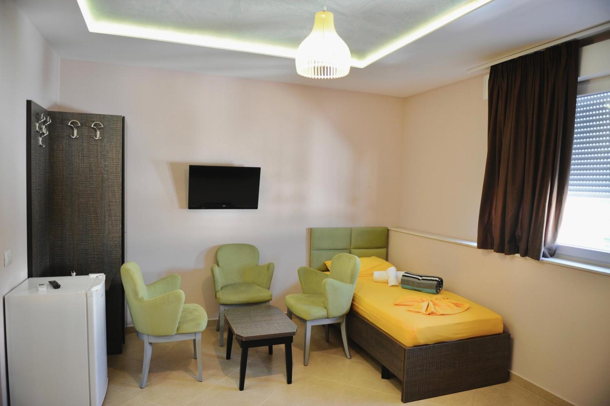 Hotel Fish Land Plazhi San Pietro ภายนอก รูปภาพ