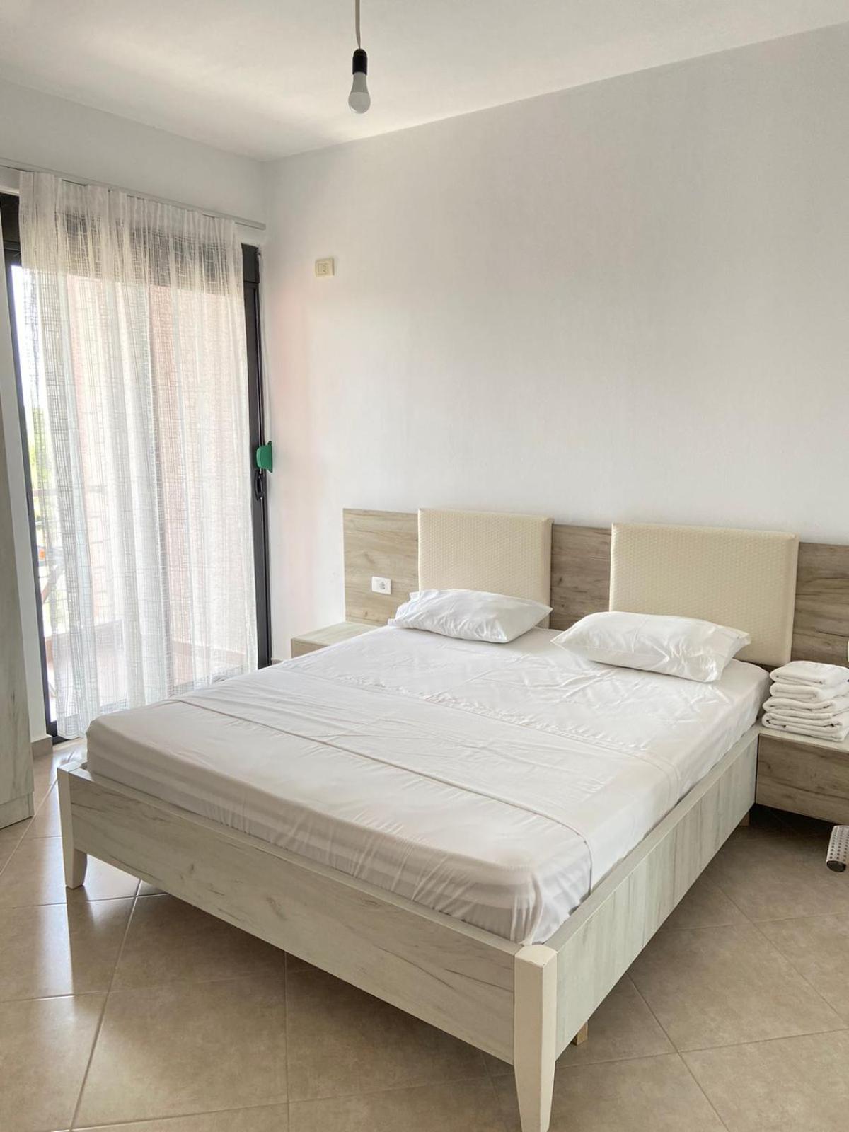 Hotel Fish Land Plazhi San Pietro ภายนอก รูปภาพ