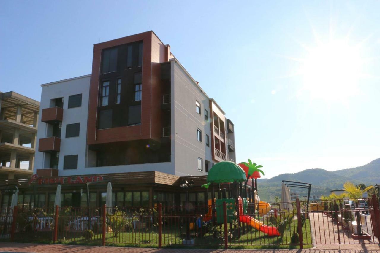 Hotel Fish Land Plazhi San Pietro ภายนอก รูปภาพ